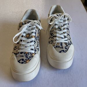 GOOD NEWS x H&M Unisex Light Beige Patterned Sneakers Size 38